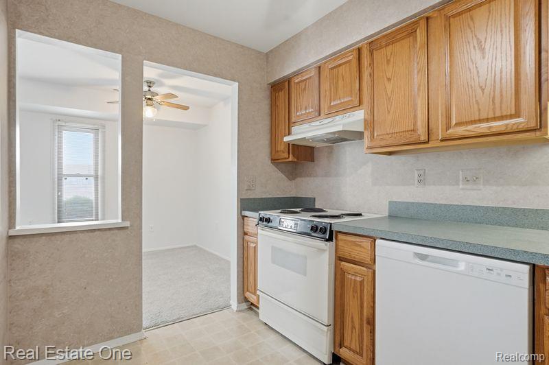 30475 W 14 Mile Road, 77, Farmington Hills, MI 48334 — Photo 9