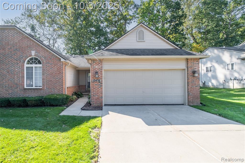 10456 Viewtop Court, Hartland, MI 48353 — front exterior