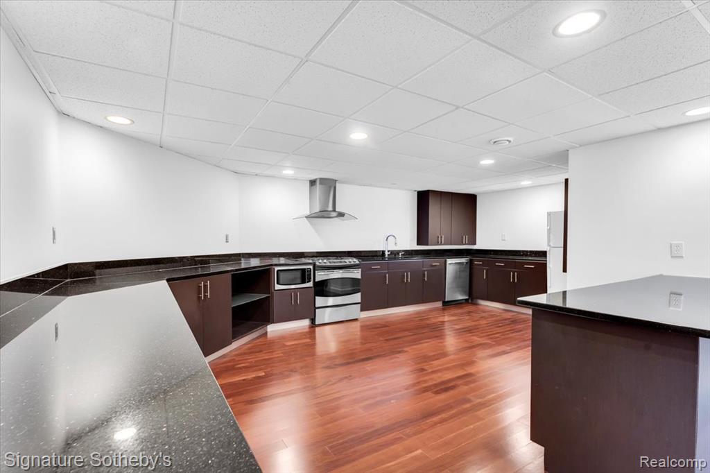 4156 Marlwood Drive, West Bloomfield, MI 48323 — Photo 18