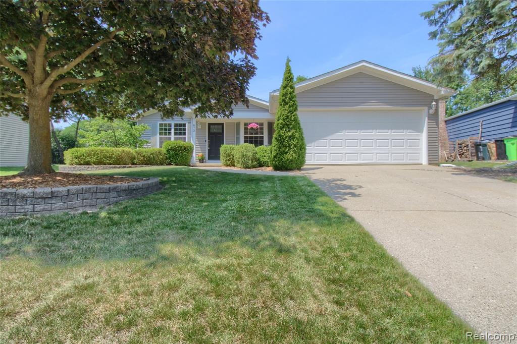 873 Hearthside Street, South Lyon, MI 48178