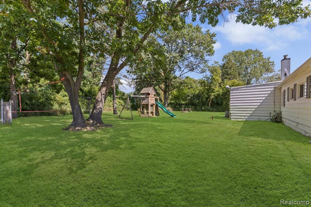 7096 Tappon Drive, Clarkston, MI — Photo 13