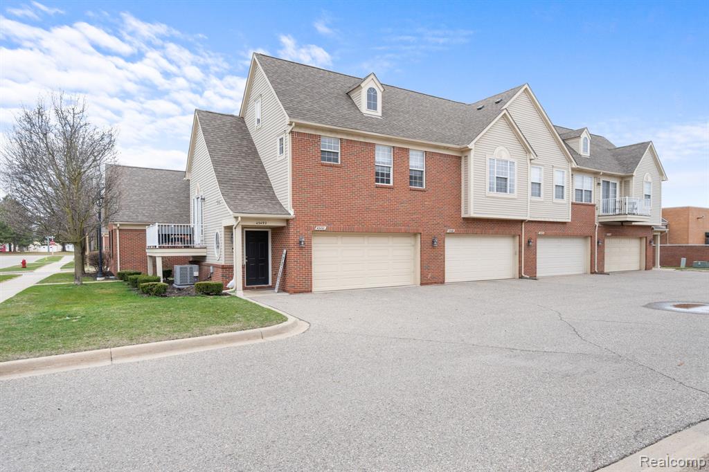 43492 Pendleton Circle, 12, Sterling Heights, MI 48313 — Photo 32