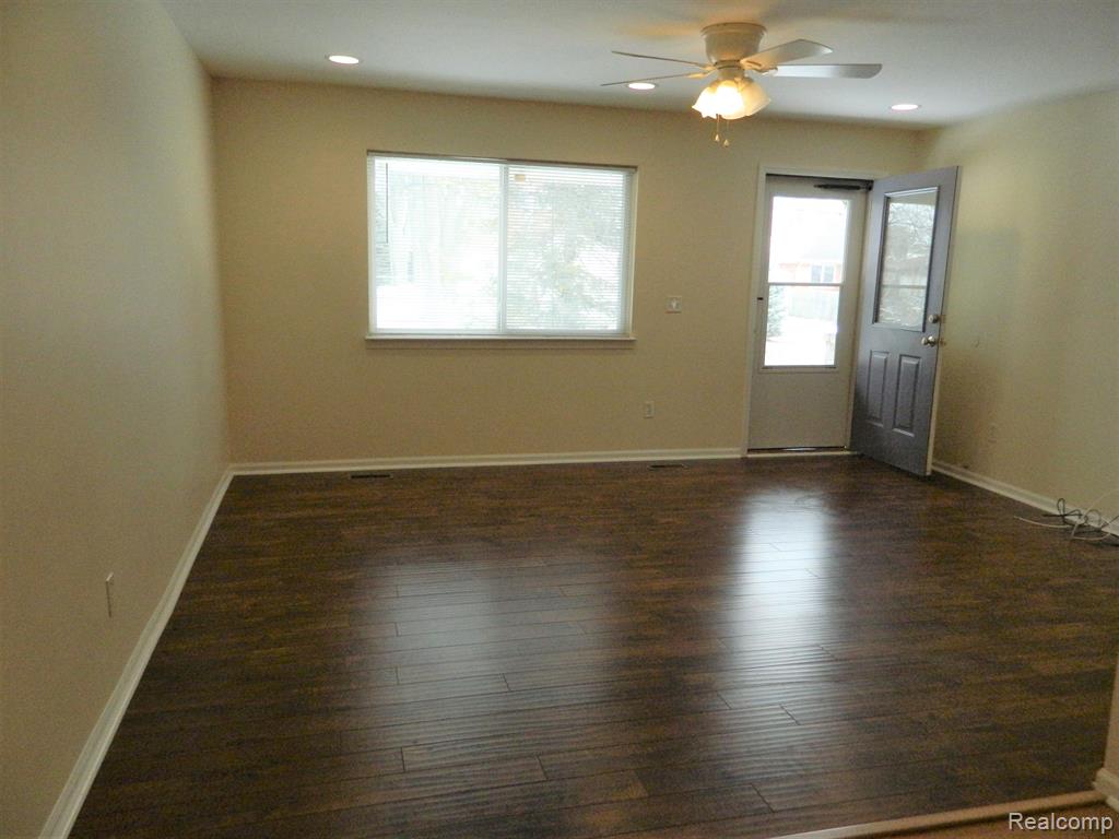 5483 Seabreeze Lane, Sterling Heights, MI 48310 — Photo 3