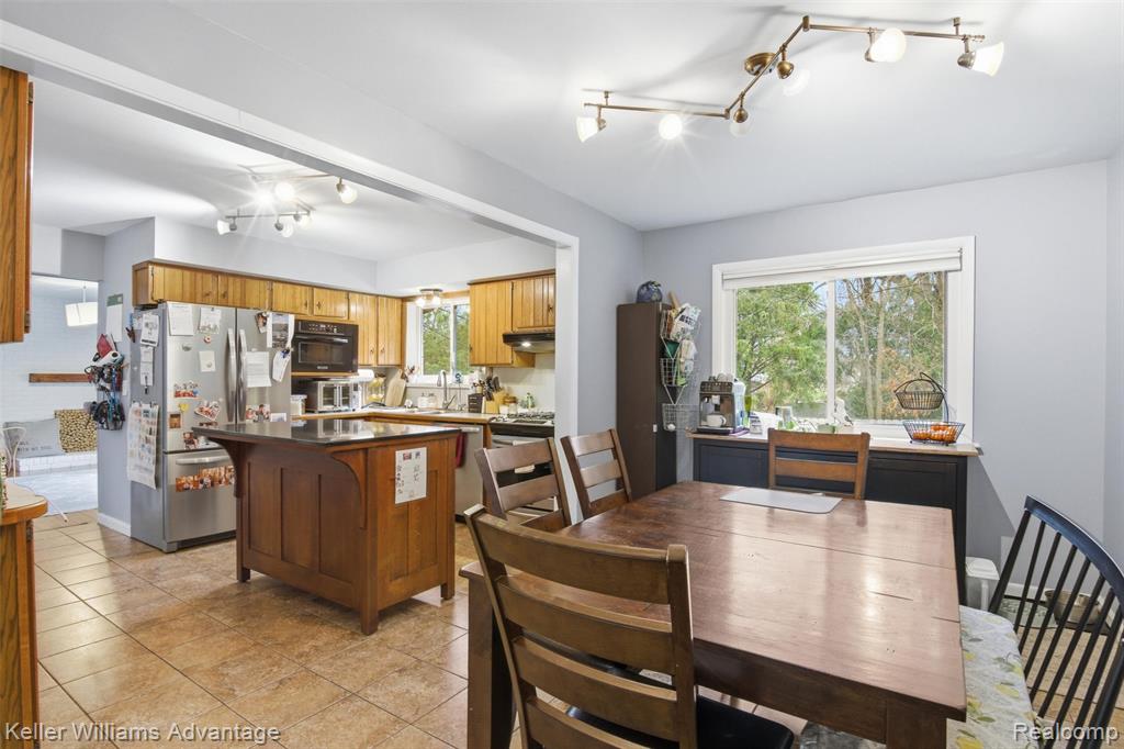 8610 Buffalo Drive, Commerce Twp, MI 48382 — Photo 11