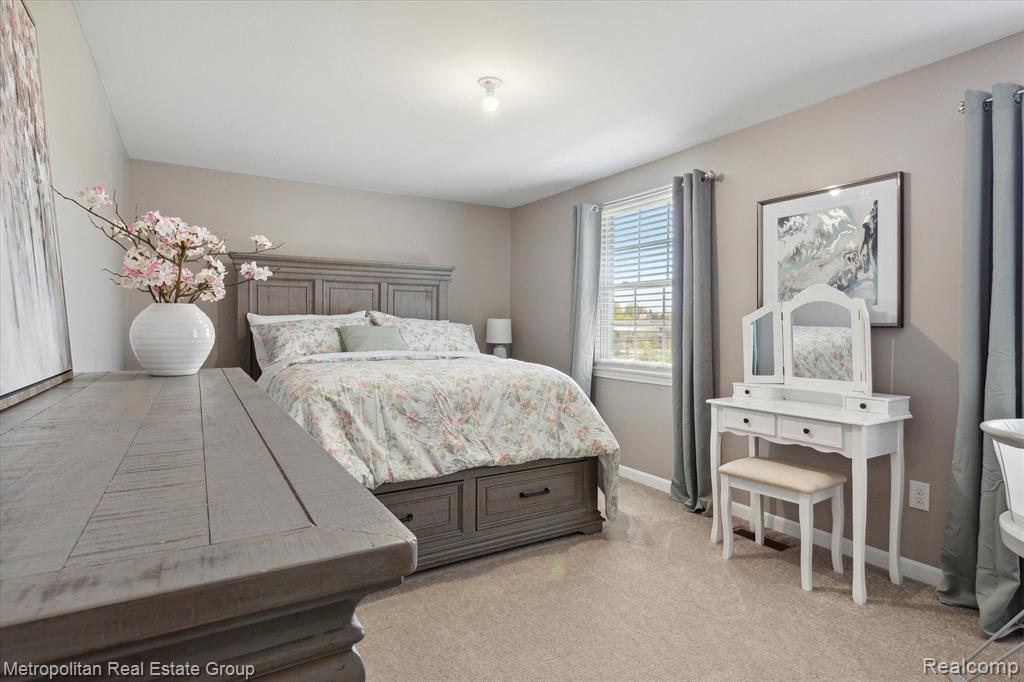 284 LAKE VILLAGE Drive, Walled Lake, MI 48390 — Photo 9