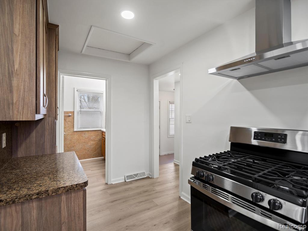 23409 CARLISLE Avenue, Hazel Park, MI 48030 — Photo 15