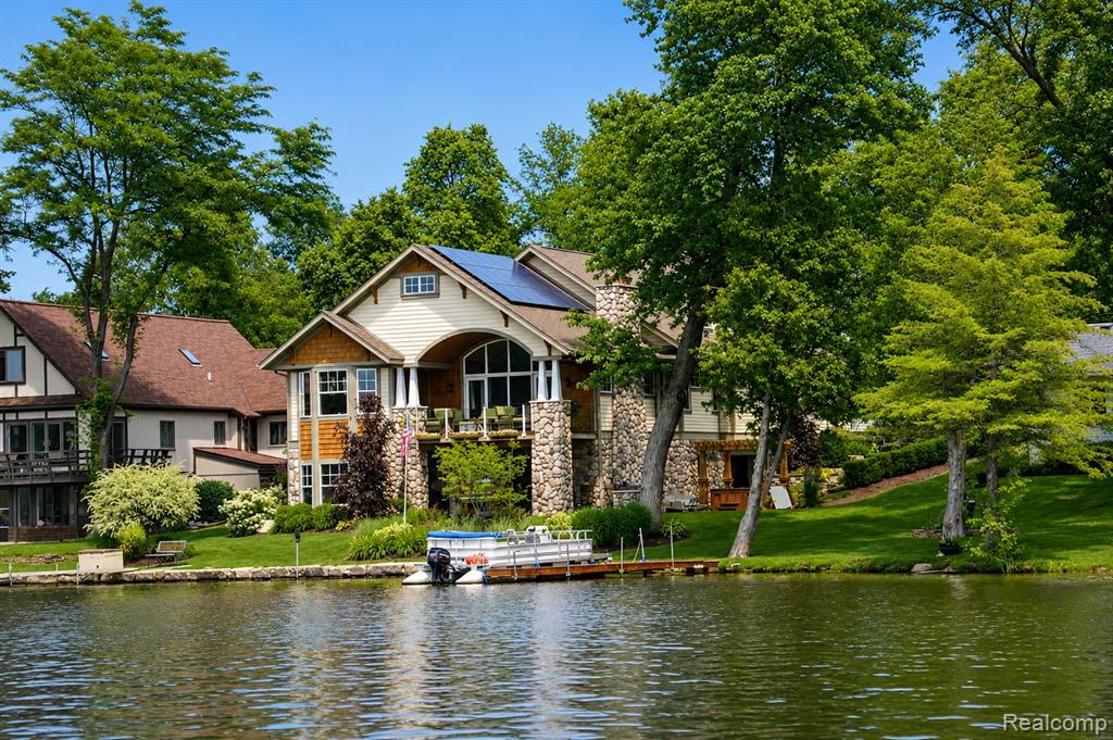 8665 Lakeview Boulevard, Clarkston, MI 48348 — Photo 3