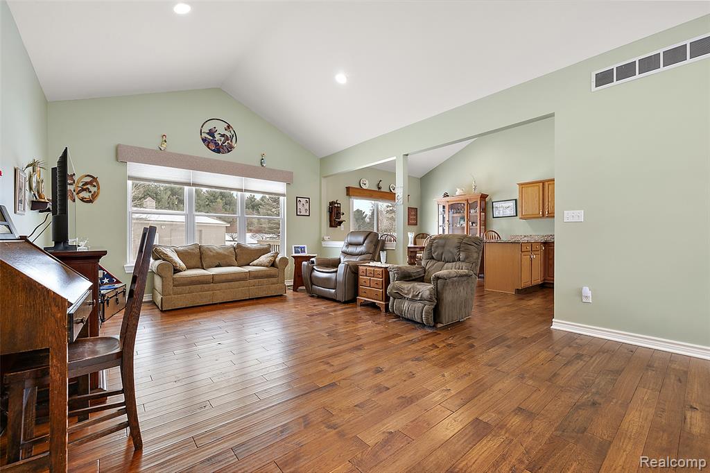 6140 BROOKHAVEN Drive, Imlay City, MI 48444 — Photo 2