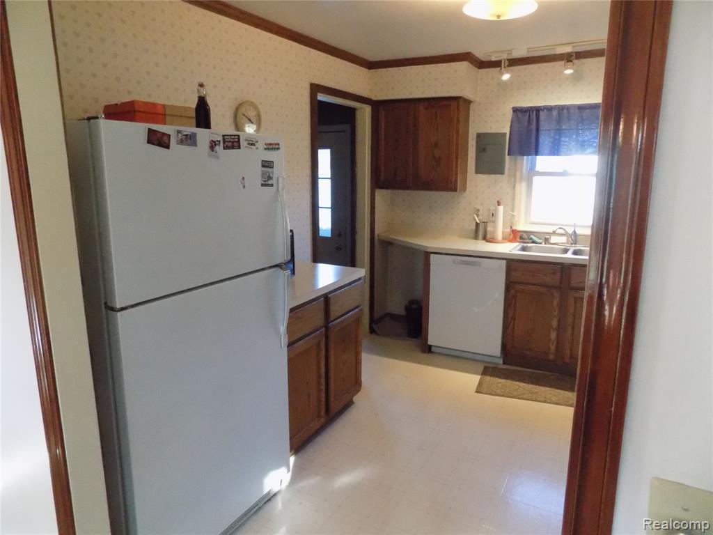 520 Whipple Street, South Lyon, MI 48178 — Photo 2