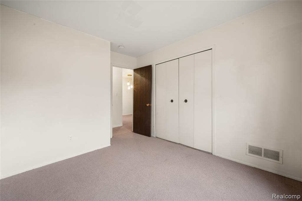 7538 Manor Circle, 102, Westland, MI — Photo 14