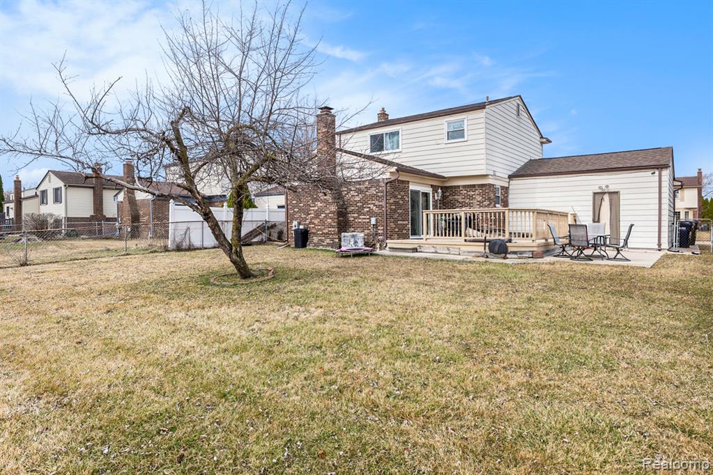 4810 Benjamin Drive, Sterling Heights, MI 48310 — Photo 23
