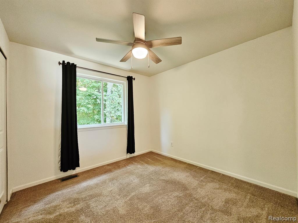 13401 STAMFORD Road, Belleville, MI 48111 — Photo 30