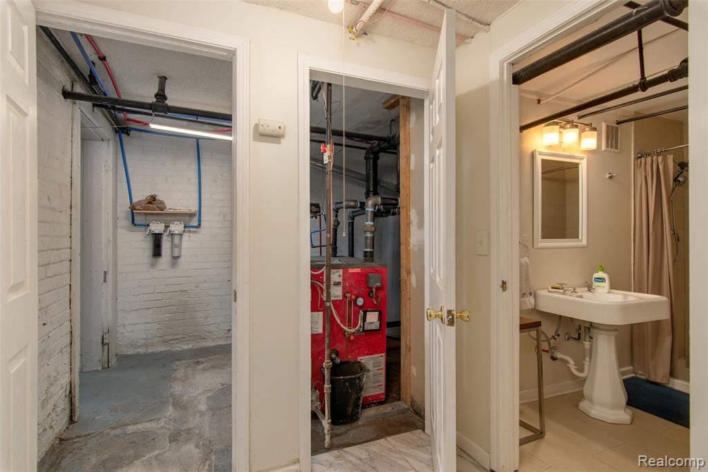 22 Edison Street, Detroit, MI 48202 — Photo 41