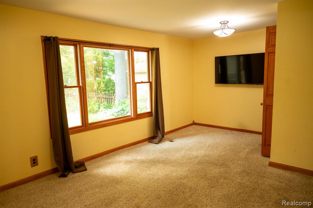 3236 Shady Oak Drive, Columbiaville, MI 48421 — Photo 16
