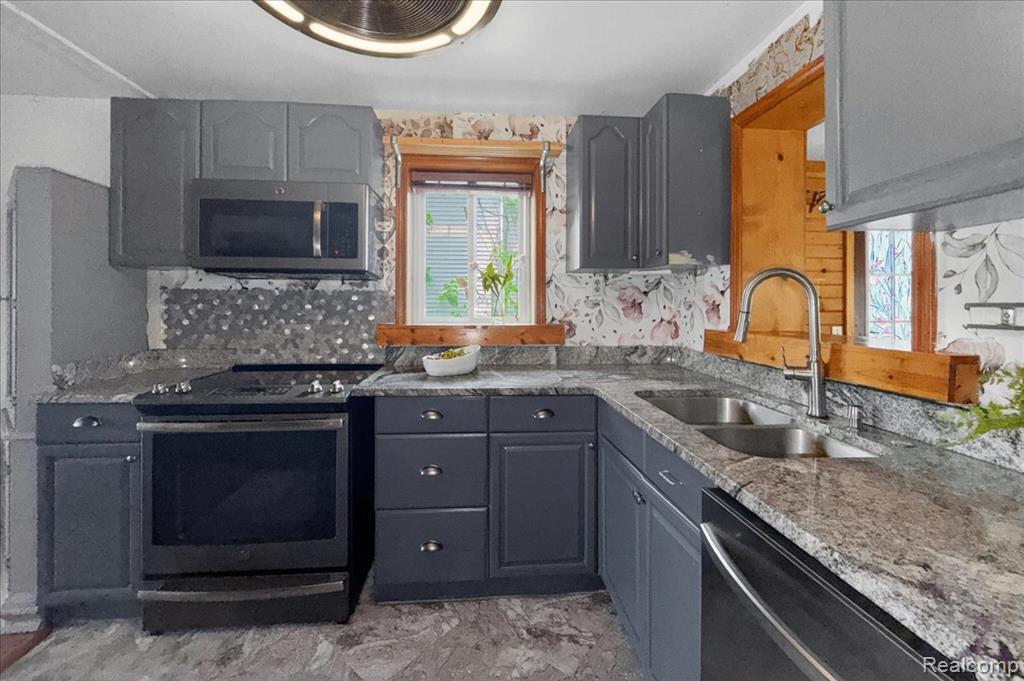 2086 Miles Road, Lapeer, MI 48446 — Photo 18
