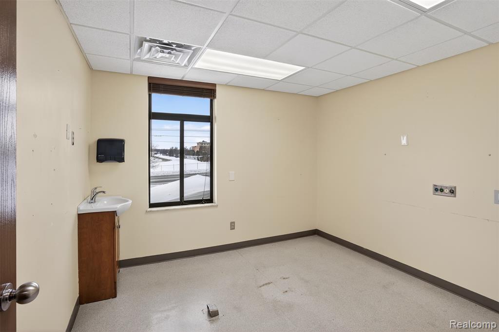 10683 S SAGINAW Street, Grand Blanc, MI 48439 — Photo 8