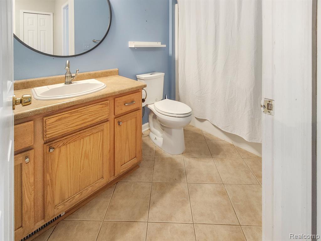 7165 WESTMINSTER Circle, Grand Blanc, MI 48439 — Photo 24