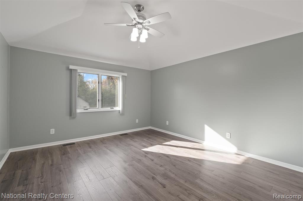 667 Shortridge Avenue, Rochester Hills, MI 48307 — Photo 14
