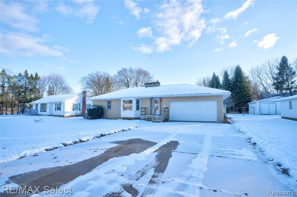 4298 Farmcrest Street, Burton, MI 48509 — Photo 2