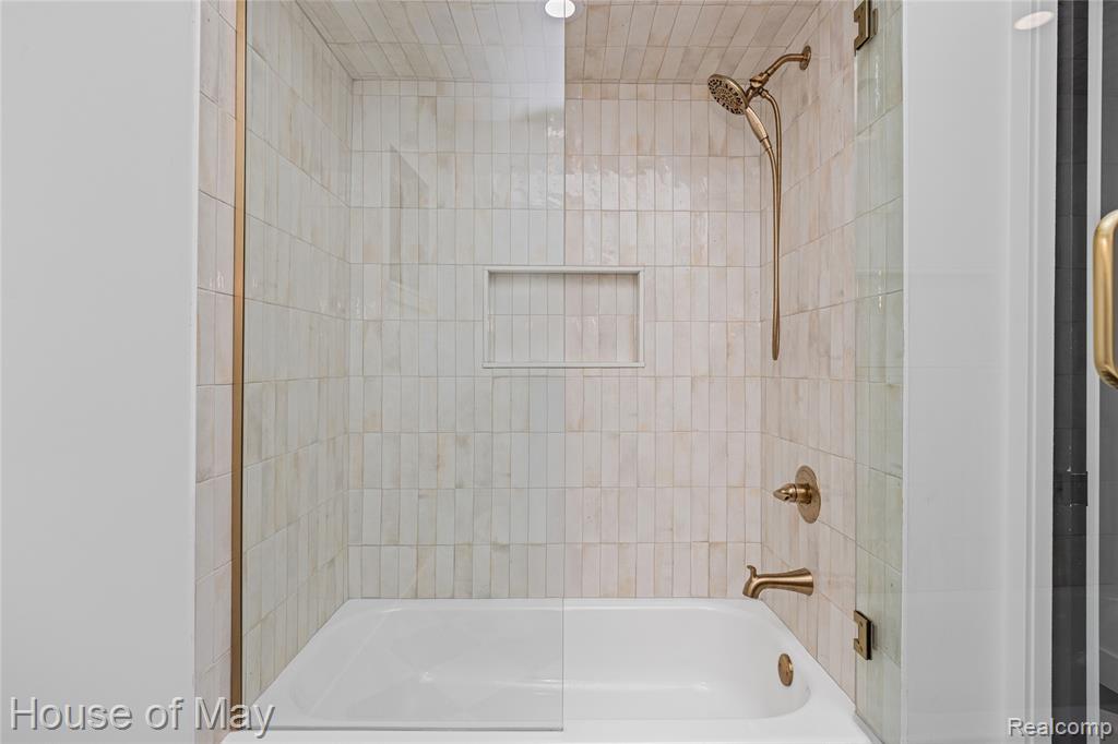 10890 Hillway Drive, White Lake, MI — Photo 29