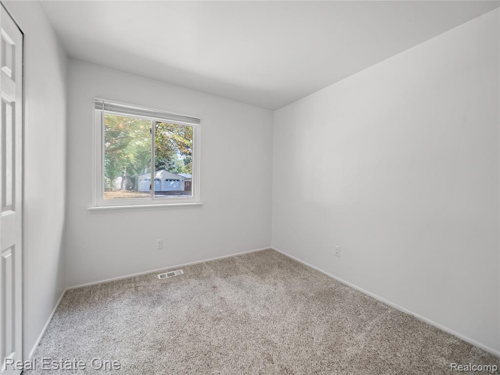 796 Devonshire Boulevard, Brighton, MI 48116 — Photo 9