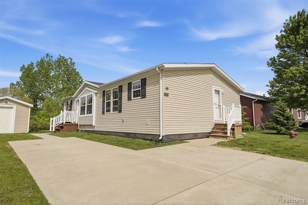 11006 Wood Run Circle, South Lyon, MI 48178 — Photo 19