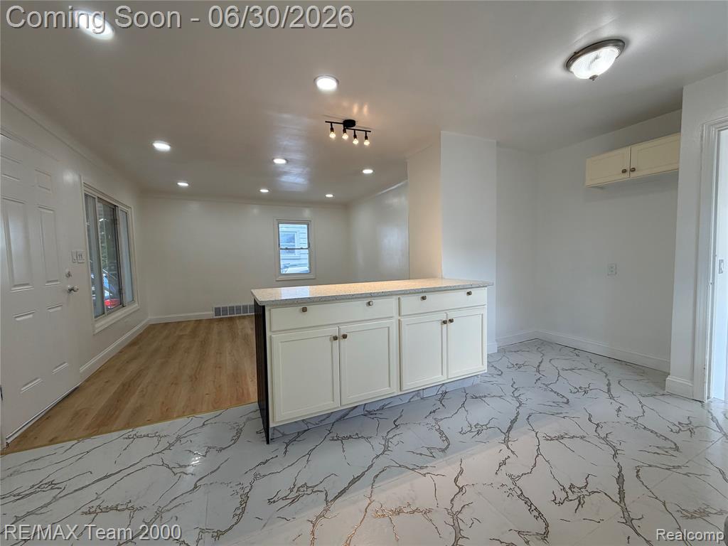 6760 Warwick Street, Detroit, MI 48228 — Photo 22