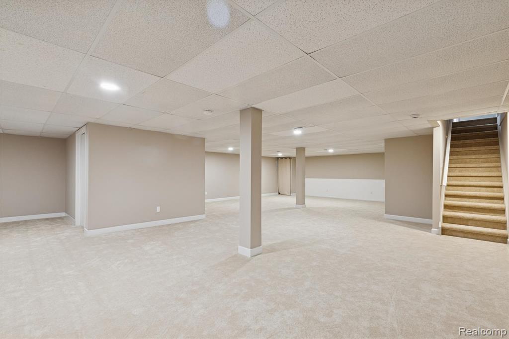634 Lockport Road, Rochester Hills, MI 48307 — Photo 32