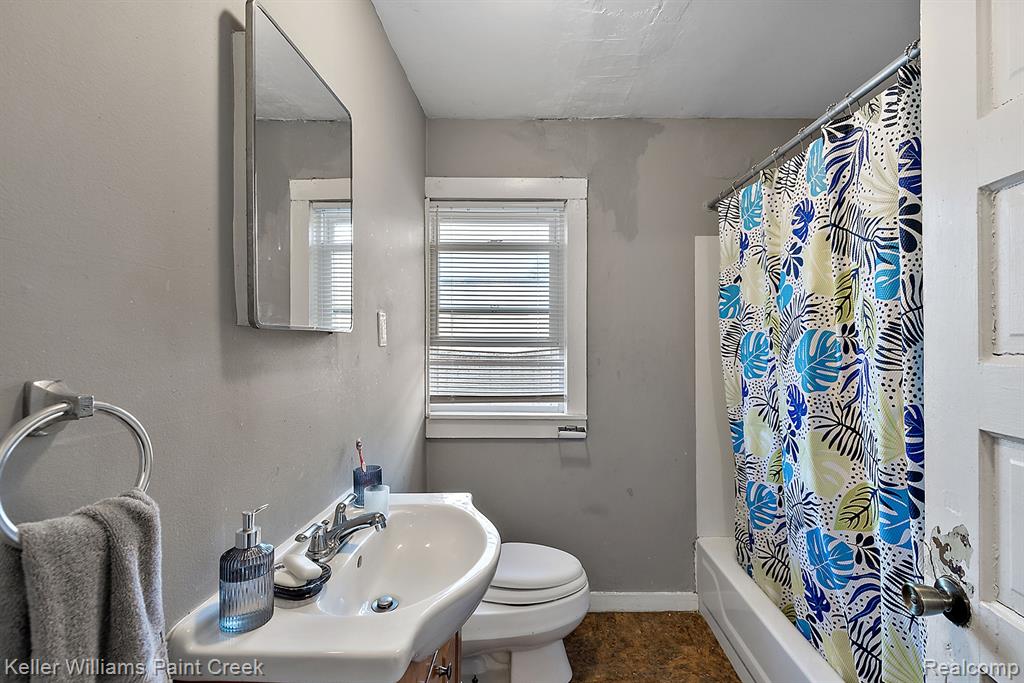 31 W BARRETT Avenue, Madison Heights, MI 48071 — Photo 7