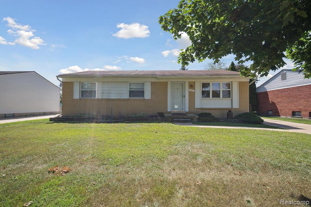 429 Cambridge Avenue, South Lyon, MI 48178 — Photo 3