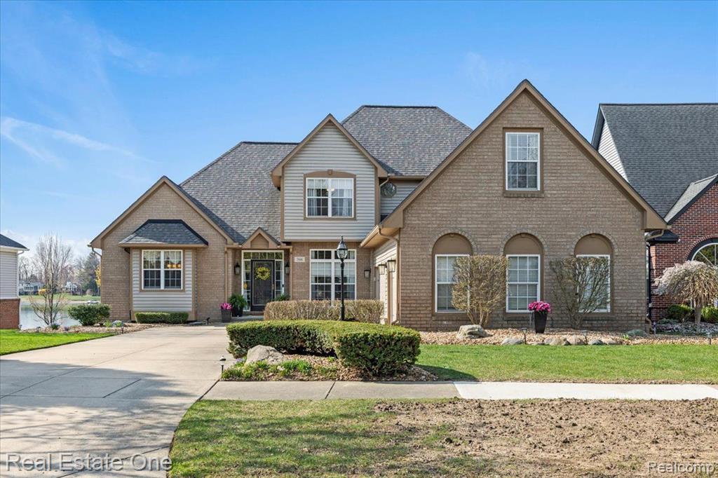 566 BAY POINTE Drive, Oxford, MI 48371 — Photo 2