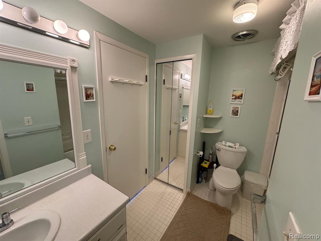 5377 Breeze Hill Place, Troy, MI 48098 — Photo 31