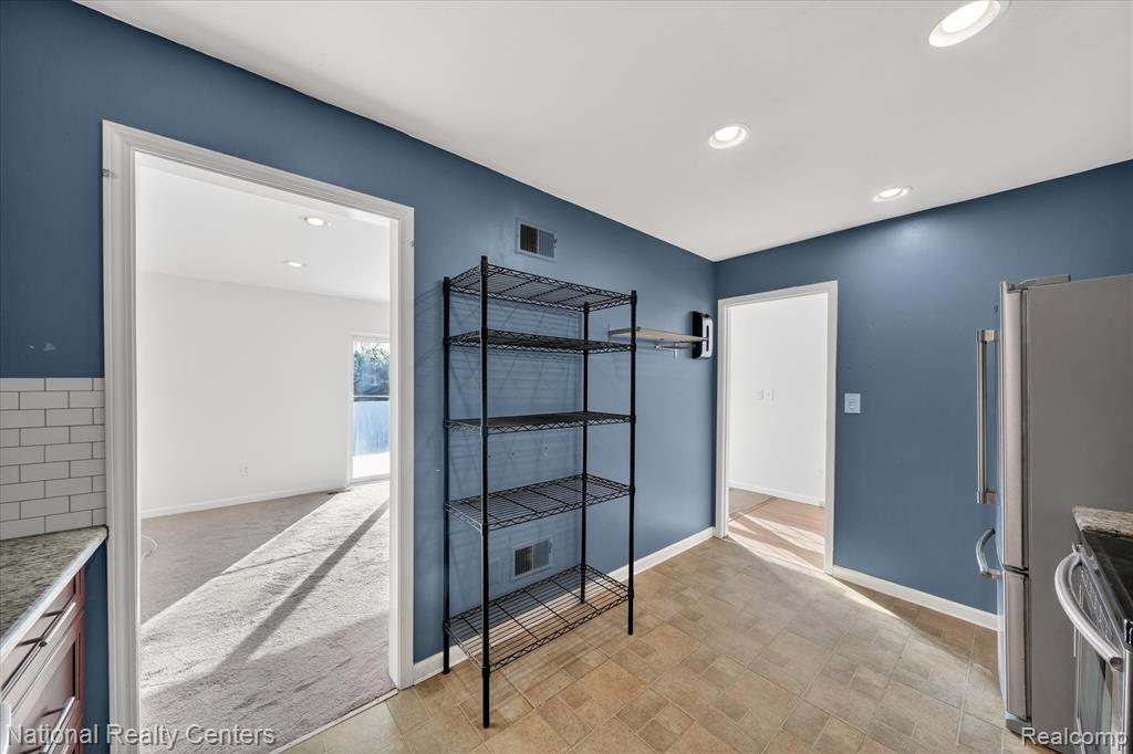24825 Olde Orchard Street, Novi, MI — Photo 14