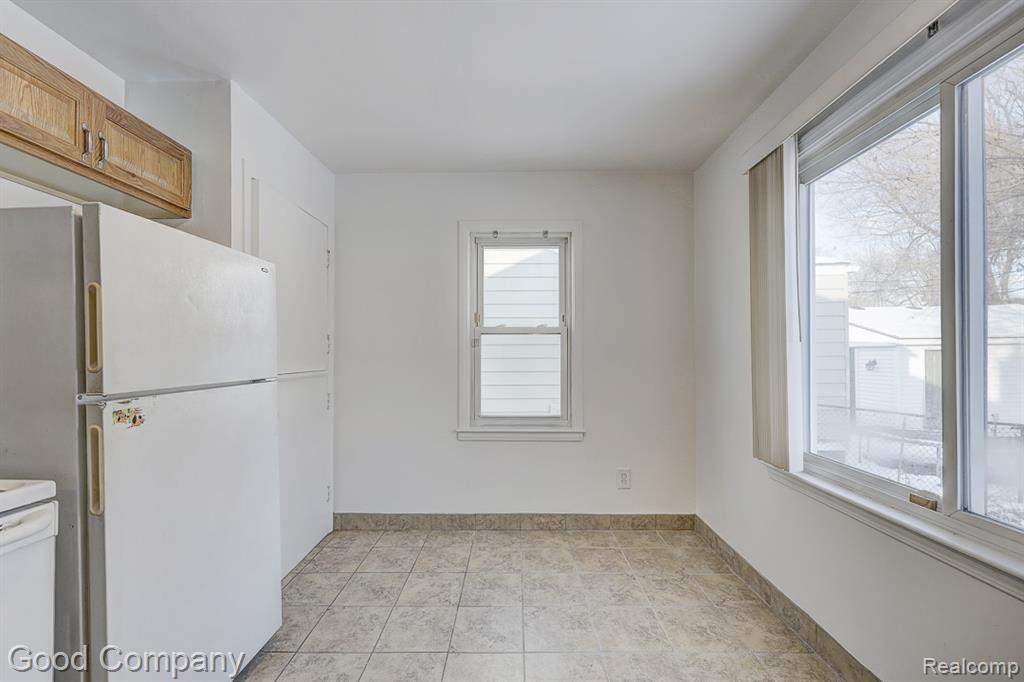 967 E Shevlin Avenue, Hazel Park, MI 48030 — Photo 8