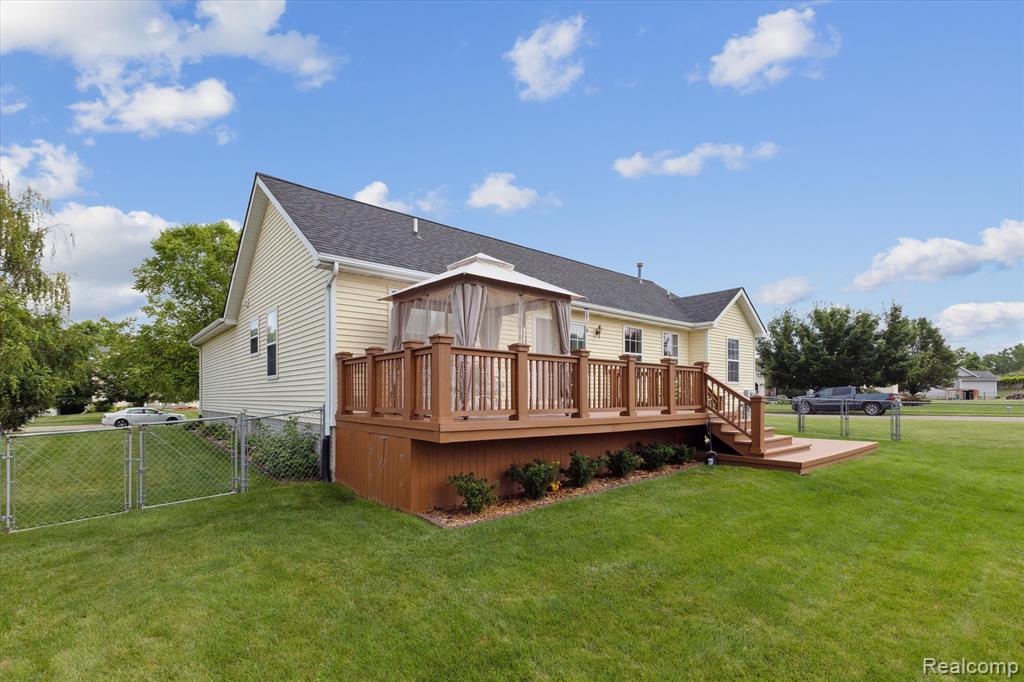 7206 Glen Oak Court, Grand Blanc, MI 48439 — Photo 42