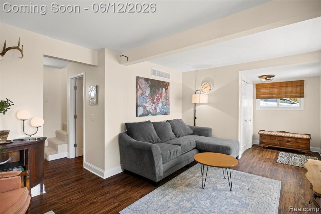 1808 Lombardy, Highland, MI 48356 — Photo 6