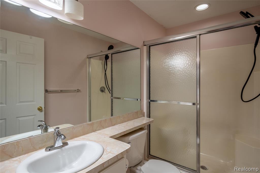 41063 Millbrook Drive, Sterling Heights, MI 48314 — Photo 21