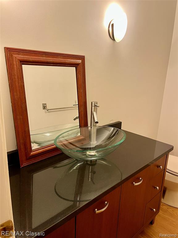 7663 Danbury Circle, West Bloomfield, MI — Photo 17