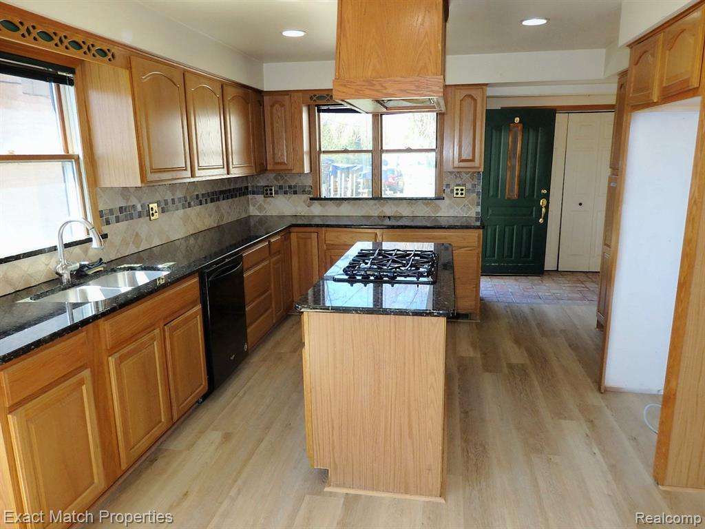 925 MALLOCK Road, White Lake, MI — Photo 20