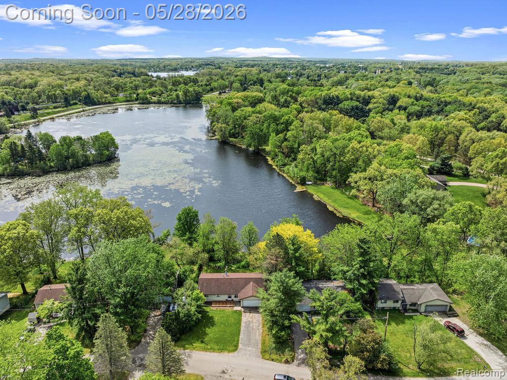 233 Peninsula Lake Drive, Highland, MI — Photo 44