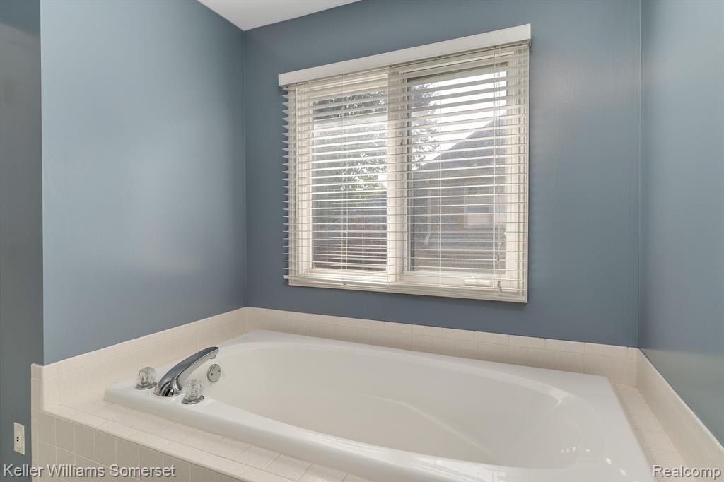 55328 BELMONT Drive, Shelby Twp, MI 48315 — Photo 44