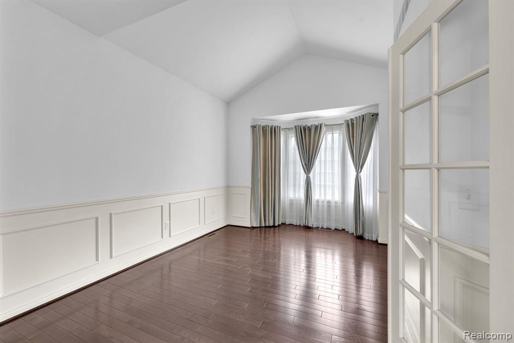 42088 Woodglen Drive, Novi, MI — Photo 20