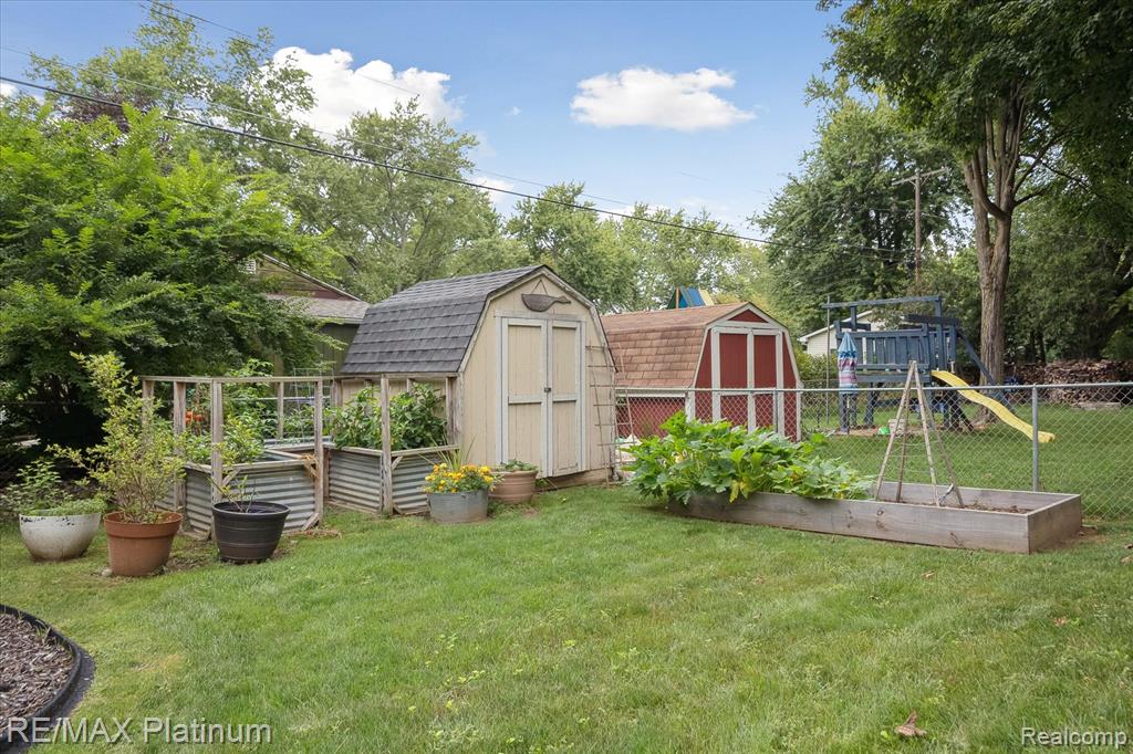 572 Old Creek Drive, Saline, MI 48176 — Photo 48