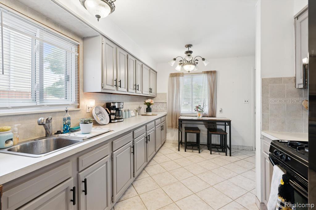6057 Sylvia Street, Taylor, MI 48180 — Photo 12