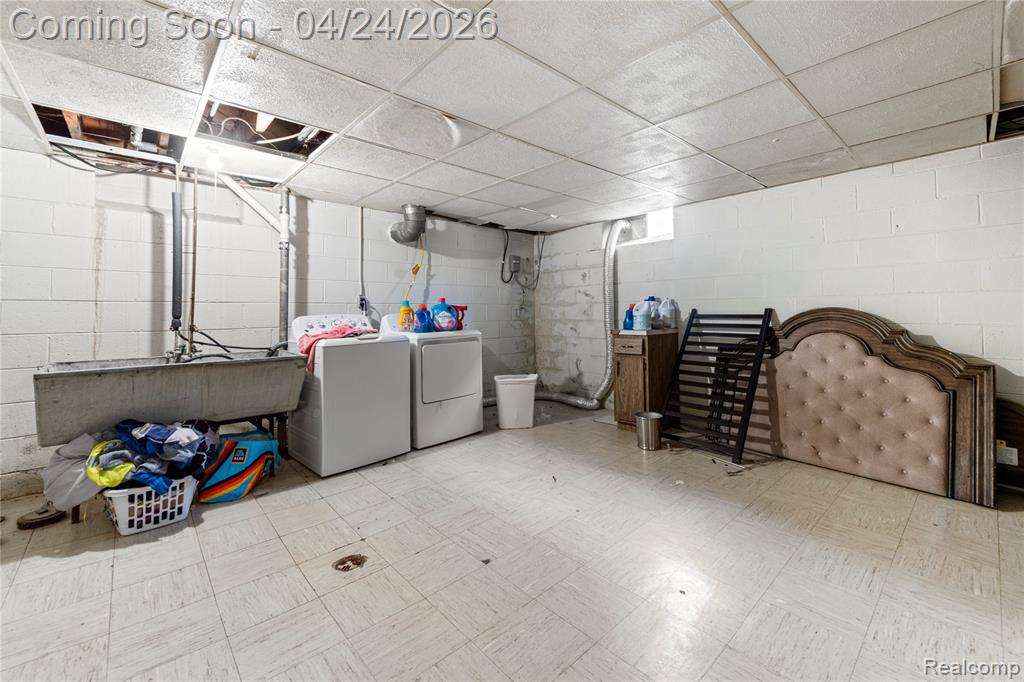 24861 Almond Avenue, Eastpointe, MI 48021 — Photo 23