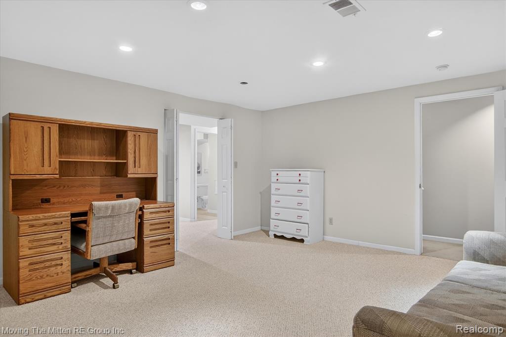 7127 Danbrooke Court, West Bloomfield, MI, 00000