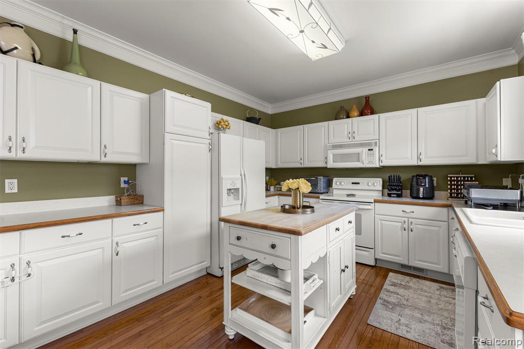 6 Bradford Court, Dearborn, MI 48126 — Photo 19