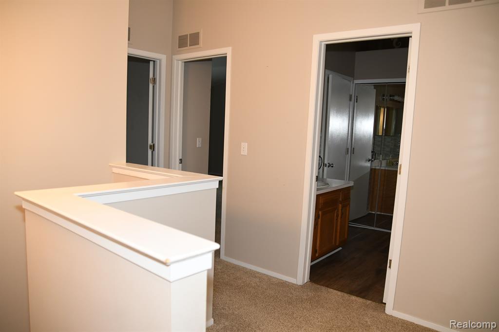 22450 SILVER CREEK Drive, Woodhaven, MI 48183 — Photo 17