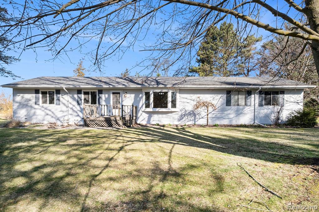 9170 ROBERT BURKE Drive, Brighton, MI 48116 — Photo 24
