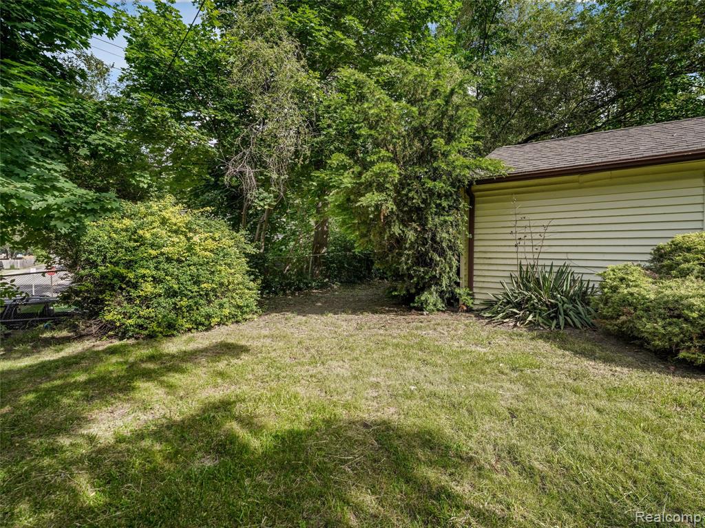 96 Oneida Street, Pontiac, MI 48341 — Photo 22